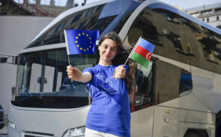 Avropa İttifaqı, Azərbaycan-Aİ əməkdaşlığı, investisiya layihələri, regional əlaqələndirmə, Global Gateway təşəbbüsü, nəqliyyat infrastrukturu, enerji əməkdaşlığı, beynəlxalq tərəfdaşlıq