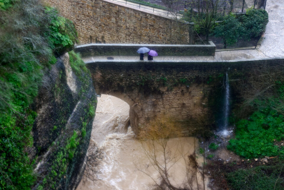 sel təhlükəsi, İspaniya daşqını, Portuqaliya hava proqnozu, iqlim dəyişiklikləri, Avropa meteorologiya, evakuasiya planları, hava xəbərləri