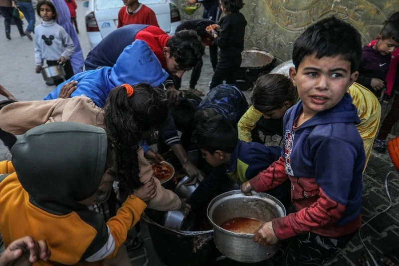 Qəzza humanitar böhran, Ramazan ayında aclıq, İsrail blokadası, Fələstin yardımı, Xan Yunus xəbərləri, Qəzza zolağı vəziyyət, Yaxın Şərq münaqişəsi, humanitar yardım 2026