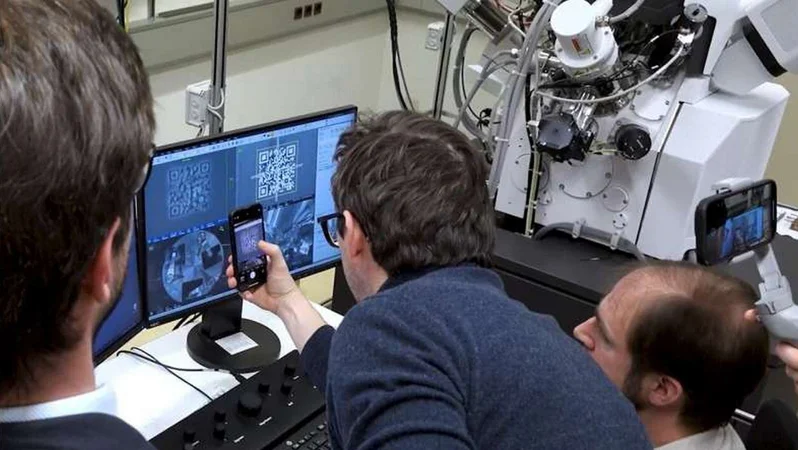 ən kiçik QR kod, Ginnes rekordu, Vyana Texniki Universiteti, Cerabyte texnologiyası, keramika məlumat daşıyıcısı, nano texnologiya, məlumat saxlanması, elektron mikroskop