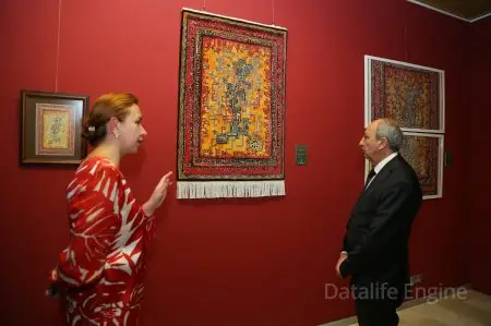 Qərbi Azərbaycan milli geyimləri, milli geyim sərgisi, Bakı sərgisi, Qərbi Azərbaycan mədəni irsi, Aminə Məlikova, milli geyim dəfiləsi, Azərbaycan mədəniyyəti, albom kitab təqdimatı.