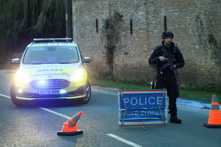 Böyük Britaniya, RAF Fairford, hava bazası, partlayıcı maddələr, polis, təhlükəsizlik, İngiltərə, dünya xəbərləri