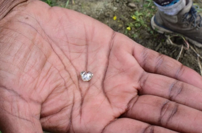 almaz, Crater of Diamonds Parkı, ABŞ, Arkanzas, qiymətli daş, 3,09 karat almaz, Keshia Smith, nadir tapıntı