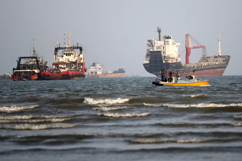 Hörmüz boğazı, neft, İran, Səudiyyə Ərəbistanı, neft ixracı, enerji bazarı, tanker, Yaxın Şərq