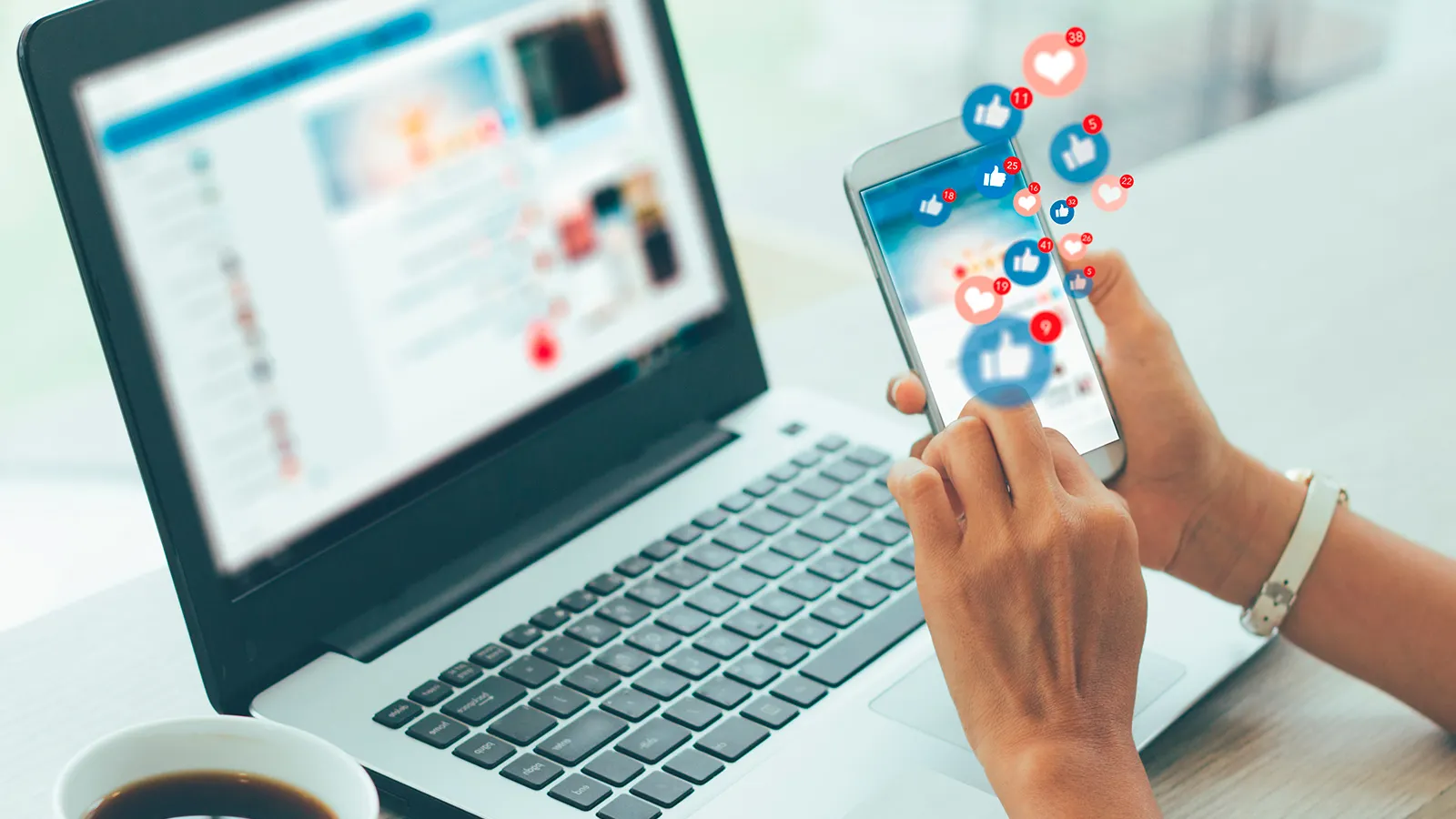 FOMO, nəyisə qaçırmaq qorxusu, sosial şəbəkələr, psixologiya, sosial media, narahatlıq, rəqəmsal asılılıq, internet istifadəçiləri