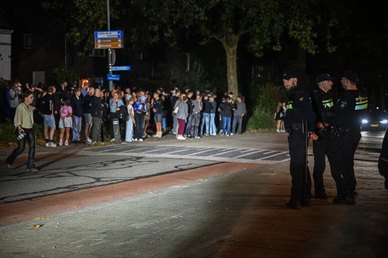 Hollandiya, Rhenen, miqrasiya, sığınacaq mərkəzi, etiraz aksiyası, polis, miqrantlar, qarşıdurma