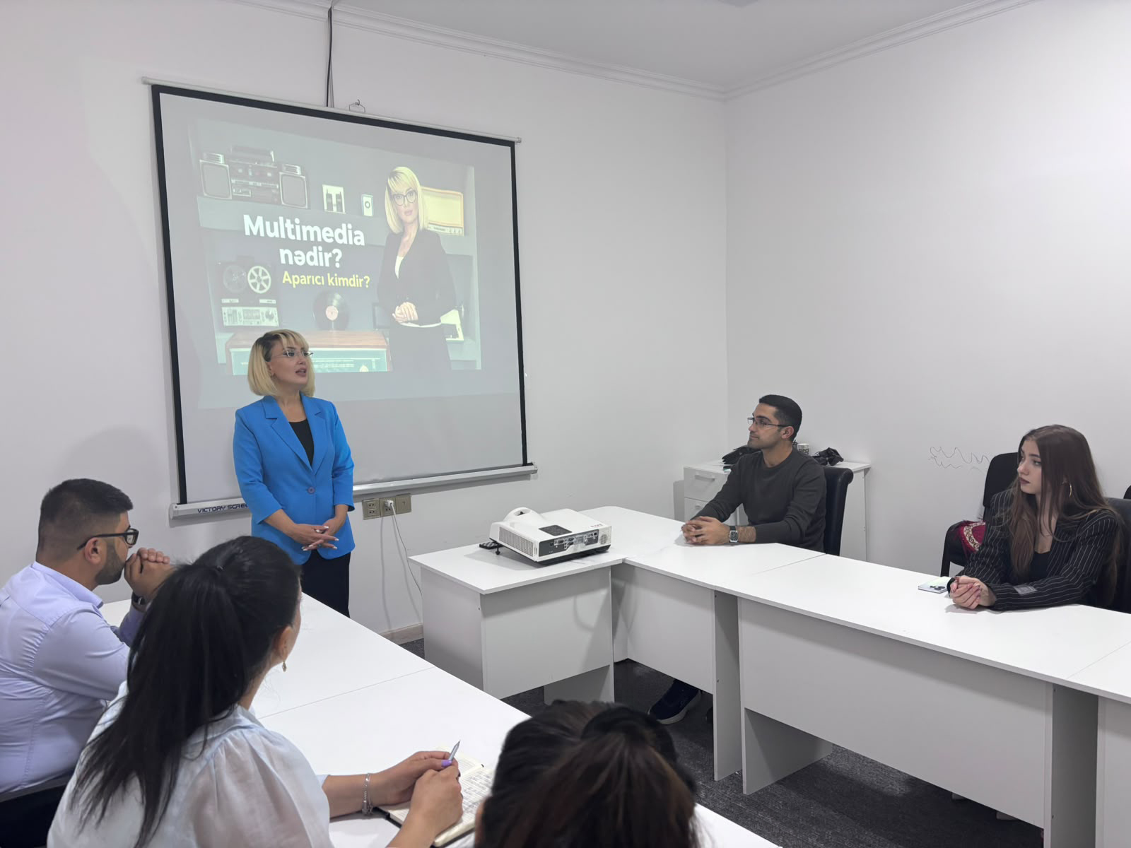 Media Tədris Mərkəzi, multimedia təlimi, aparıcılıq sənəti, Günel Gözəlova, media təhsili, jurnalistika təlimi, gənc jurnalistlər, peşəkar media bacarıqları