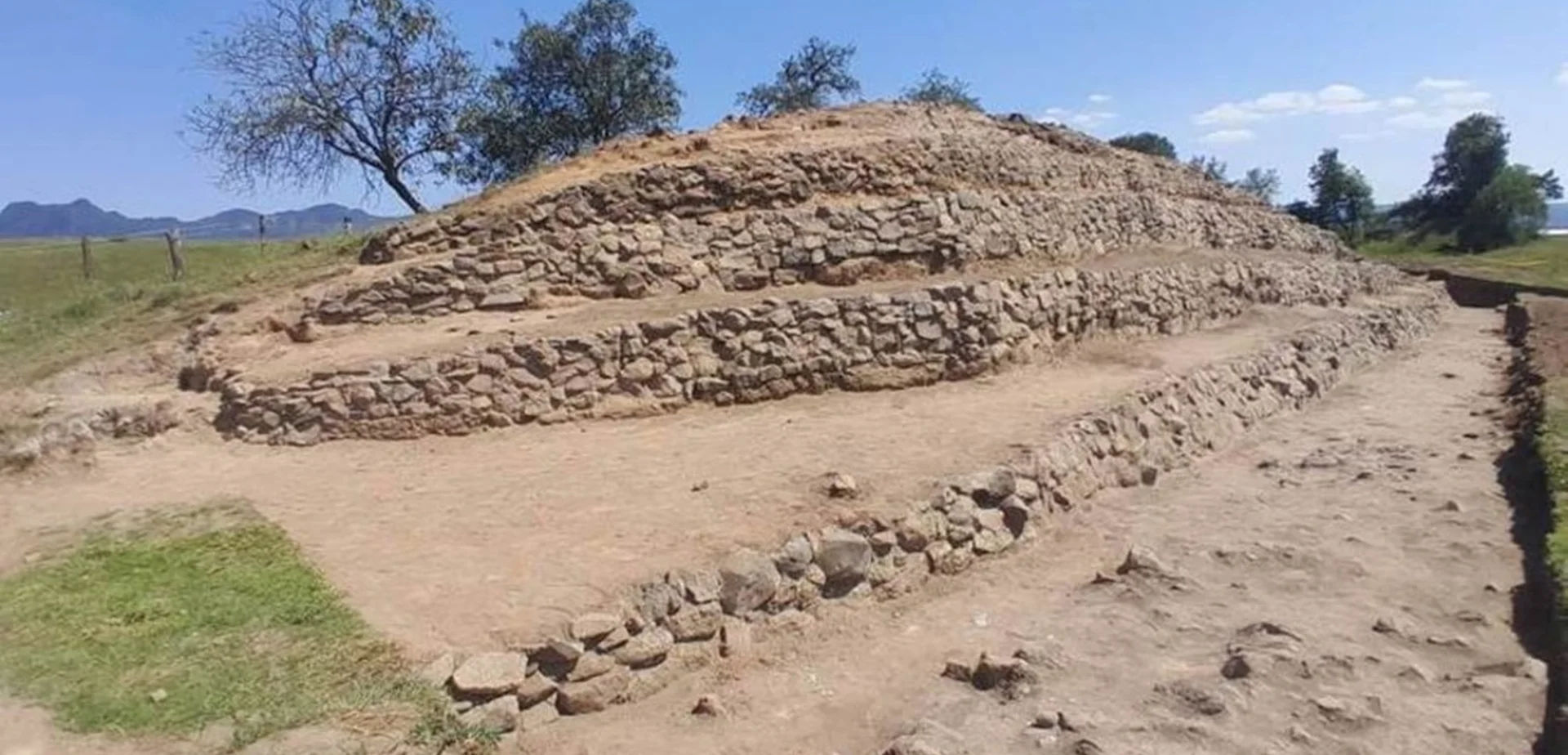 qədim Günəş rəsədxanası, Meksika arxeologiyası, 2500 illik abidə, Puebla bölgəsi, qədim astronomiya, mayyalar, arxeoloji kəşf, qədim təqvim